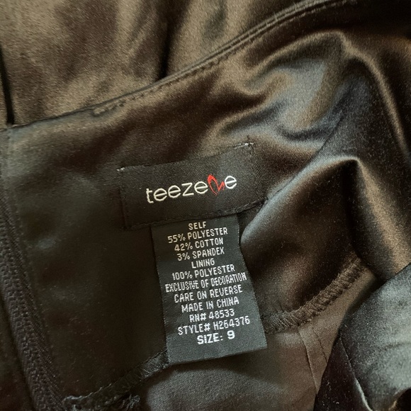 Black satin cocktail dress - Picture 3 of 3